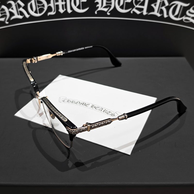 CHROME HEARTS