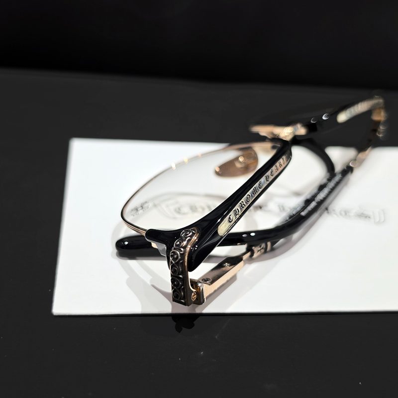 CHROME HEARTS