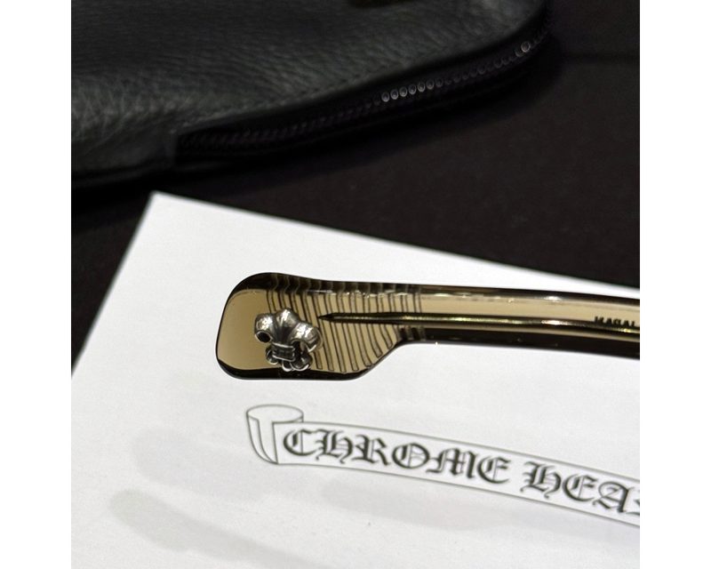 CHROME HEARTS
