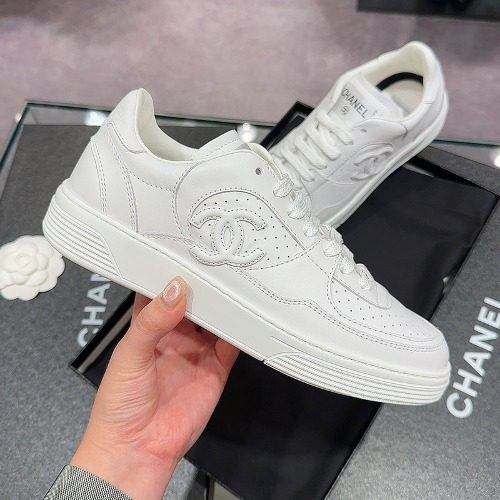 CHANEL Calfskin CC Logo μ¬νμ΄νΈ Sneakers Women'sμ©